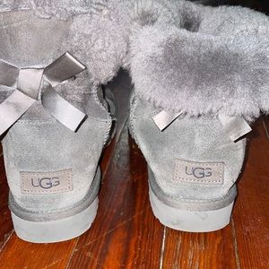 Gray ugg boots